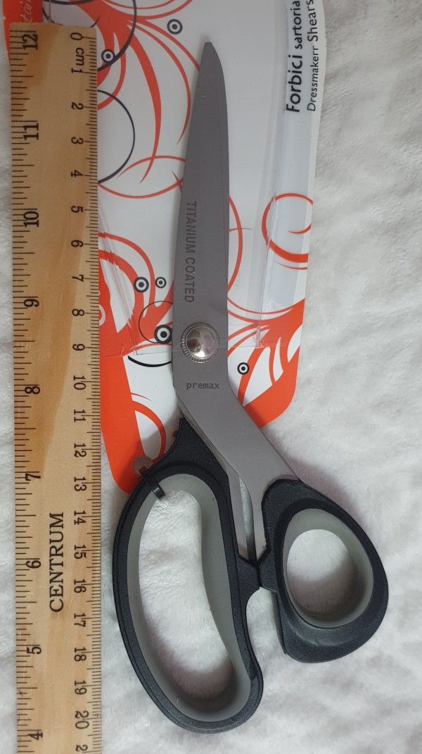 Nożyczki - tytanowe ostrze, plastikowe rączki 8' 20cm