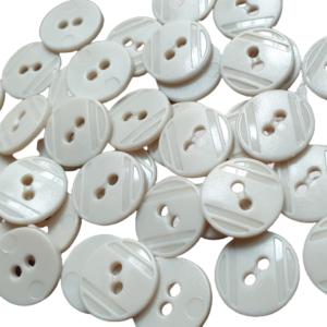 Guziki płaskie 24 - jasny beż (50 sztuk)